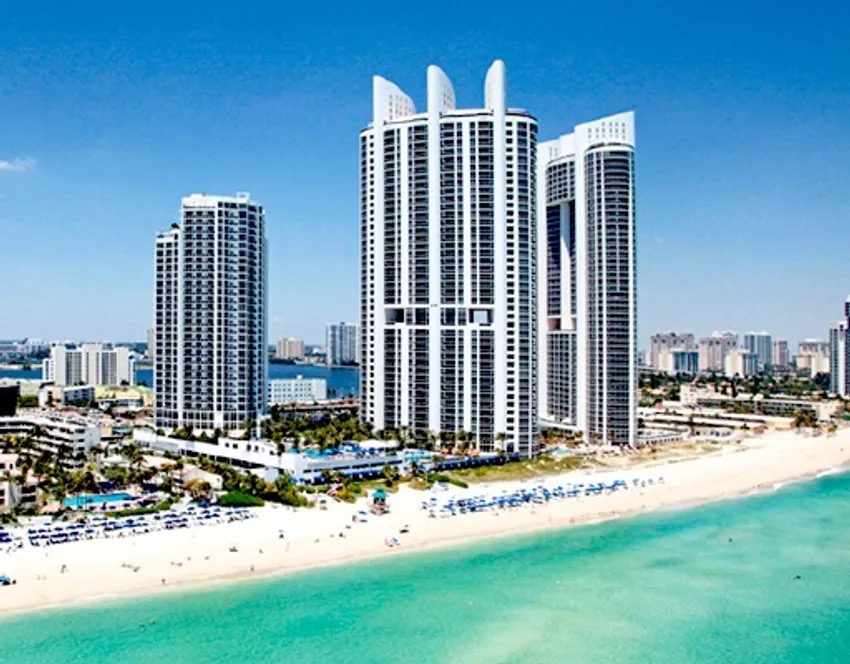 Corredor Waterfront Sunny Isles Beach
