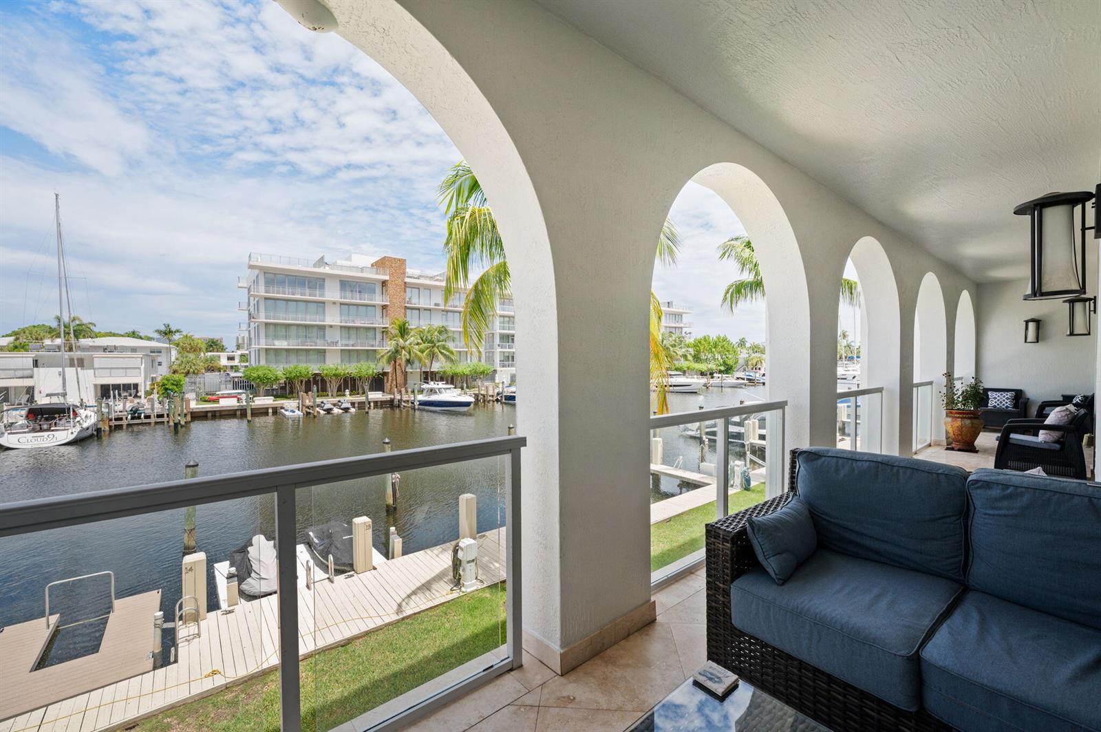Meritage #2 A-a foto 13 - balcon con arcos y vista al canal