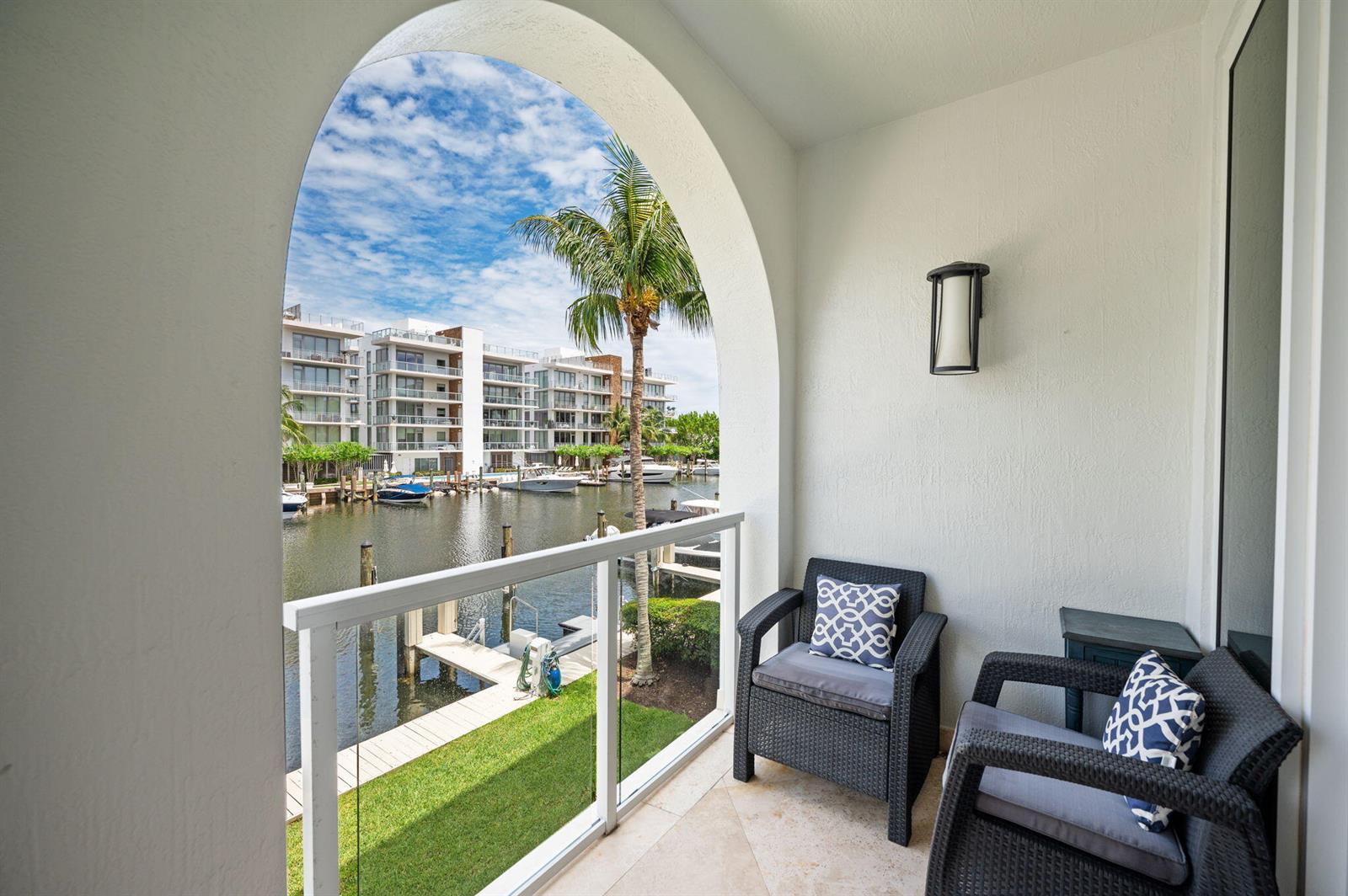 Meritage #2 A-a foto 15 - rincon de balcon con sillas