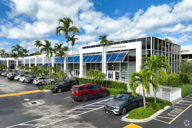 260 Crandon Blvd, The Square Shopping Center, Key Biscayne